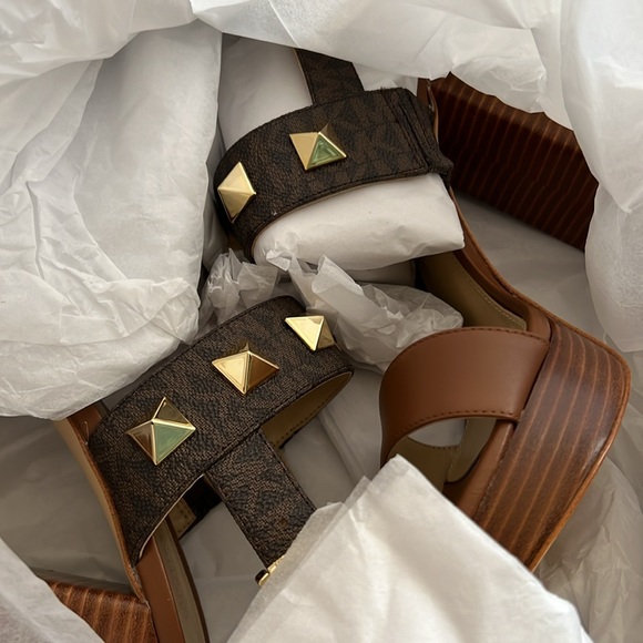 Michael Kors Wren studded platform heels - Picture 5 of 5